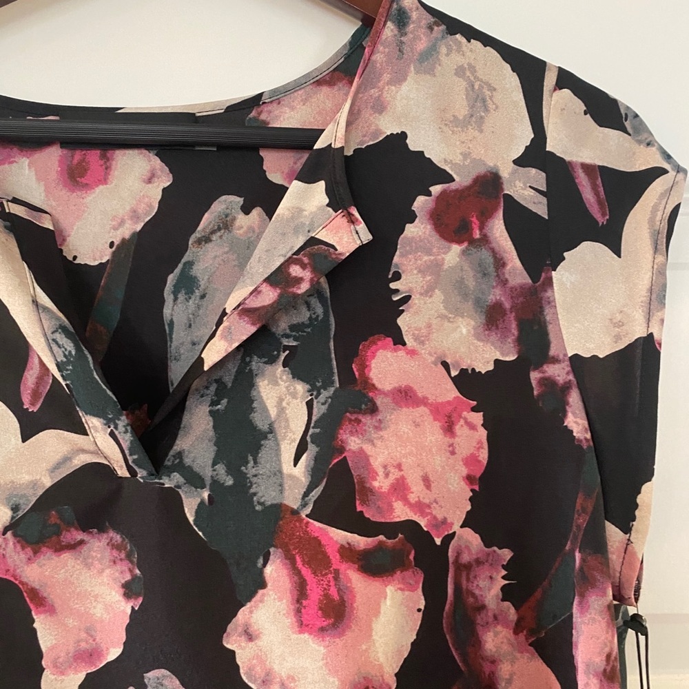 NWT Ivanka Trump Floral Blouse - Picture 9 of 10